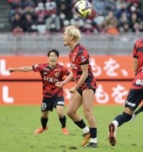 鹿島復権Ｖ　伝統の「鹿島らしさ」復活、失速なく１５戦無敗締め　チーム一丸で９季ぶりＪ１制覇、通算２１冠