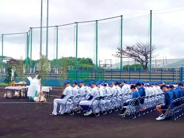 【ＤｅＮＡ】南場智子オーナーも登場　キャンプ初日にグラウンドで安全祈願　