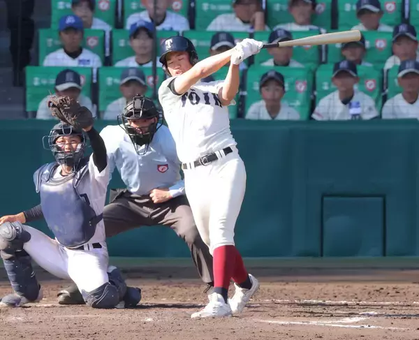 【センバツ】父・剛也が届かなかった甲子園　ＢＧＭは父の応援歌　“おかわりジュニア”大阪桐蔭・中村勇斗、好守＆３球三振の甲子園デビューにファン感激「オヤジの応援歌でエモすぎた」