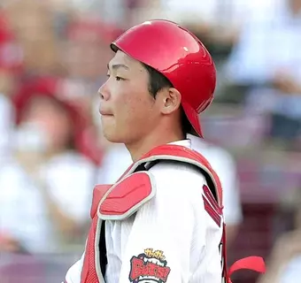【広島】高卒７年目捕手・持丸泰輝が４年ぶり１軍出場「これが最後のチャンス」開幕１５戦目でチーム初の盗塁阻止でアピール