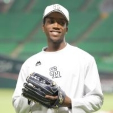 【ソフトバンク】イヒネイツア、今季から外野本格挑戦で開幕１軍も　出場８試合で２軍再調整へ…大西崇之コーチ「自分で感覚をつかんでいってほしい」