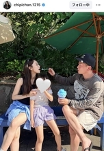 「ご夫婦の関係が最高過ぎる！！」「まさに幸せタイム」近藤千尋、ラブラブショット公開にファンから羨望のまなざし