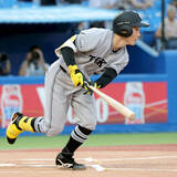 「【巨人】浦田俊輔がまた打った！初回先頭打で自己最長タイの１０試合連続出塁　７月は打率３割７分」の画像1