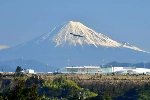 【大井川鉄道】富士山遭遇率９０％フライト＆奥大井湖上駅＆日本一のランチバイキングなど静岡の名所凝縮ツアーを１１月に実施