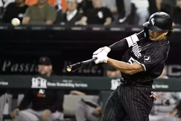 村上宗隆がメジャー初三塁打！　復活の１９試合ぶりマルチ安打　９月大不振も…初の５番で初回に“松井秀喜”超えの３２号３ラン