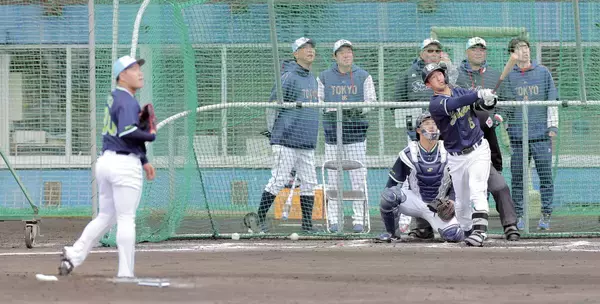 【ヤクルト】「シーズンでは助けてほしい」昨季新人王がドラ１に“プロ１号”被弾　松下歩叶「自信になります」