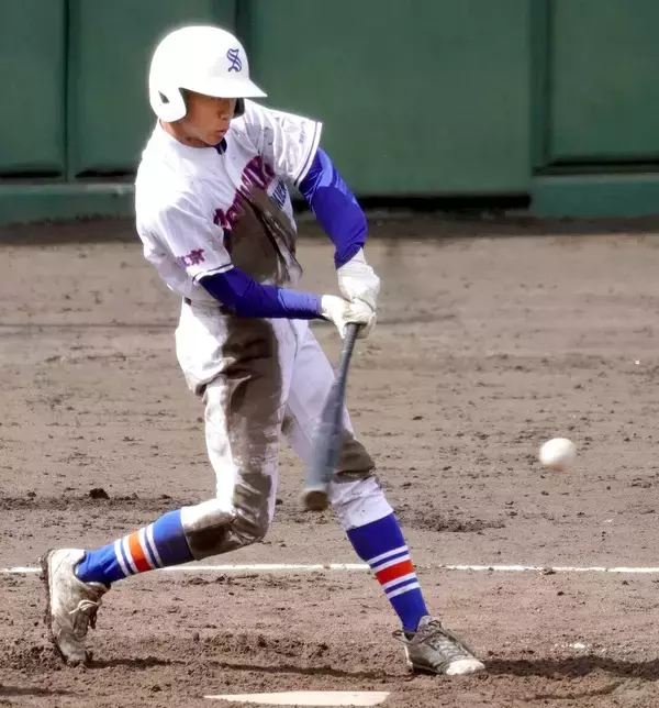 「【高校野球】巨人・川相コーチの第６子で四男の世田谷学園・川相俊輔が同点三塁打など３安打に犠打、逆転サヨナラ勝ちに沸く」の画像