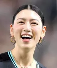 三吉彩花、美背中の花タトゥーに衝撃「自分らしい花を咲かせる」ネット騒然「思った以上」「エグい綺麗」
