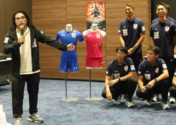 【ホッケー】ロッチ・中岡創一が会見にサプライズ登場「勝ちましょう！」さくら＆サムライジャパン男女アベックＶでロス五輪切符