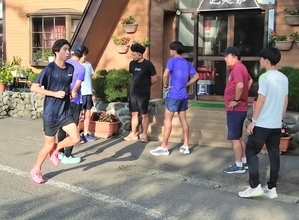 箱根駅伝優勝を狙う早大が妙高高原で朝６時から公開練習　鈴木琉胤、増子陽太らは夜９時頃就寝