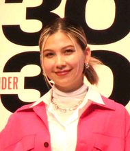 モデル・長谷川ミラ、第１子出産にピースサイン「本当に大変だけど赤ちゃんはとてもとても愛おしい」インスタで発表