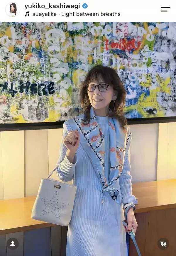 ７８歳・柏木由紀子　スカーフ使いこなす上級者コーデに絶賛の声「華やかで上品」「着こなし上手」「憧れです」