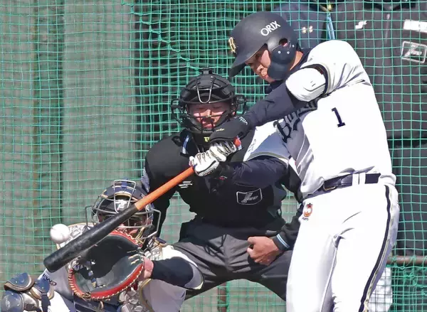 【オリックス】新背番号1の太田椋が｢打率８割｣で発進　ライブBPで持ち味の右中間へ快音連発｢全試合出場を目指してみたい｣