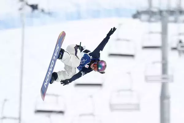 【五輪】スノーボード女子、村瀬心椛が銅メダル　挫折乗り越えスロープスタイルでも悲願達成　ビッグエアと２種目メダルの大快挙