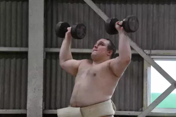 綱取りの安青錦が大阪入り後、初の稽古　２月は精力的にジム通い　体重は２キロ増の１４３キロ「土俵で成果を出す」