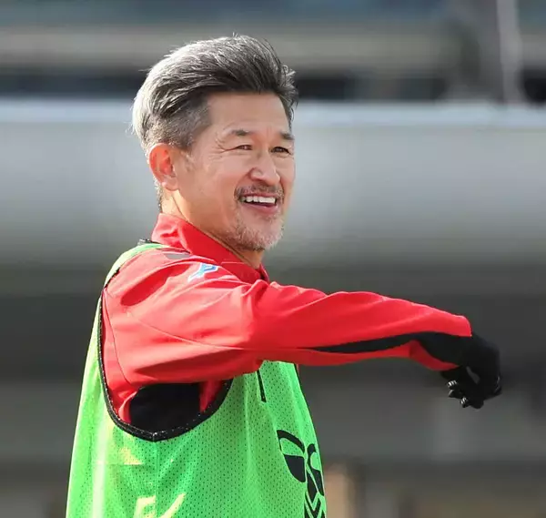 「【Ｊ３福島】カズ、アウェー札幌戦で６試合連続のベンチ入り　４試合ぶりの出場でＪリーグ最年長出場記録更新なるか」の画像