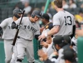 【巨人】９回に代打・佐々木俊輔の３号３ラン、岸田行倫の１号ソロの２者連続アーチが飛び出すも及ばず　今季甲子園初黒星