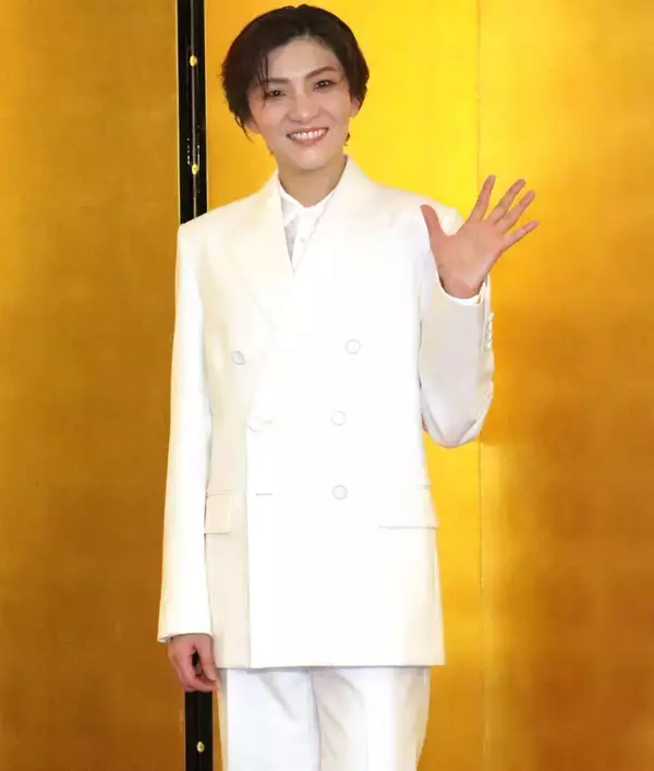 宝塚歌劇月組トップスター・鳳月杏の転機は花組組替え「たくさん吸収させていただいた」　退団会見