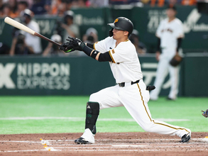 【巨人】吉川尚輝が４回内野安打を放って出塁後に険しい表情で下がる　代走を送られて急遽交代