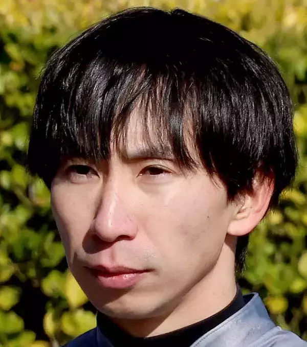 横山和生騎手が１月１日から４日まで騎乗停止　香港カップで斜行したため