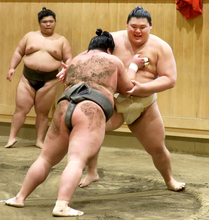 横綱・大の里が今年初の稽古で計１２番　左肩の恐怖心は「もうない」　能登半島地震から２年経過し「初場所からいい報告を」