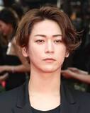 「「誰かわからん」亀梨和也３９歳の最新姿が「びっくり」「二度見した」「脳が混乱」「まじで」解散から１年」の画像1