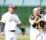 「【ソフトバンク】細川亨コーチが「捕手・栗原」に及第点「スローイングもめちゃくちゃ良かった」」の画像1