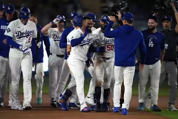 ドジャース劇的サヨナラ勝ち　大谷翔平が３１試合ぶり７度目の欠場も歓喜の輪に　左膝、右腕、首と満身創痍も完全休養で５日の出場判断へ