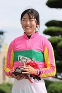 【ＣＢＣ賞】今村聖奈騎手が女性騎手初の重賞初騎乗Ｖ　「馬の力を信じて自信を持って乗れたのがよかった」