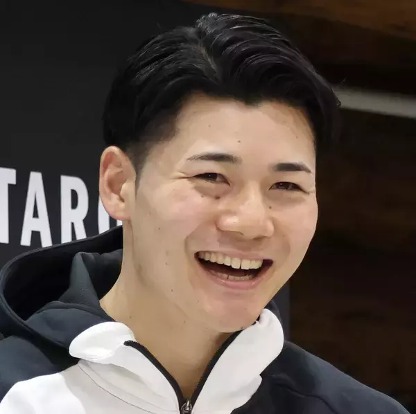 日本ハム・清宮幸太郎が村上宗隆に「がんばれ！おれもがんばるぜ！」…高校時代の激レア２ショットを公開「可愛すぎる２人」「あついな」