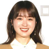 「電撃離婚から２か月の高山一実、美スタイル健在！ミニスカでボール遊び姿に「選抜センター」「どんどん若く」の声」の画像1