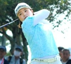 永峰咲希、地元・宮崎で４勝目…高校同級生、隣の机だった夫が愛情たっぷりのサポートを約束