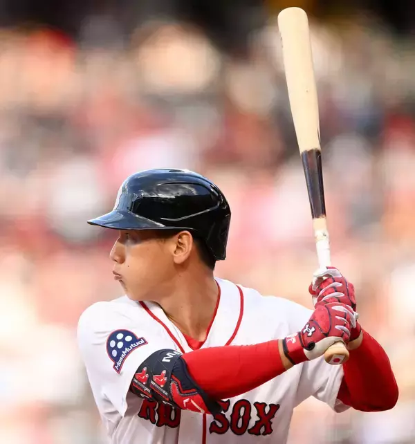 吉田正尚がラッキー安打で４戦連続安打も満塁の大チャンスで代打送られ途中交代　打率は２割４分８厘に