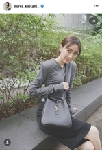 桐谷美玲、膝丈パンツから美脚のぞく秋コーデ披露「美玲様、本当に可愛い…」「変わらない美貌」「かわゆし」
