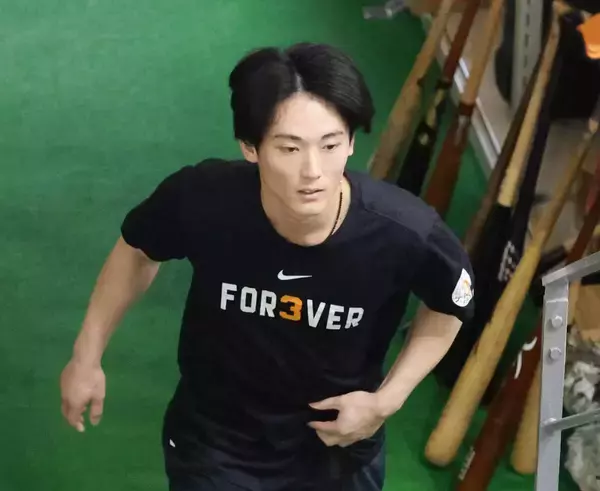 【巨人】新人王候補の浦田俊輔が故障班に合流、ジャイアンツ球場で練習開始　右肘靱帯損傷で登録抹消