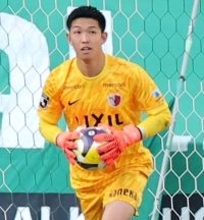 扱い激ムズ…全然“ともだち”じゃないキャプテン翼ボールに鹿島ＧＫ早川「最悪」