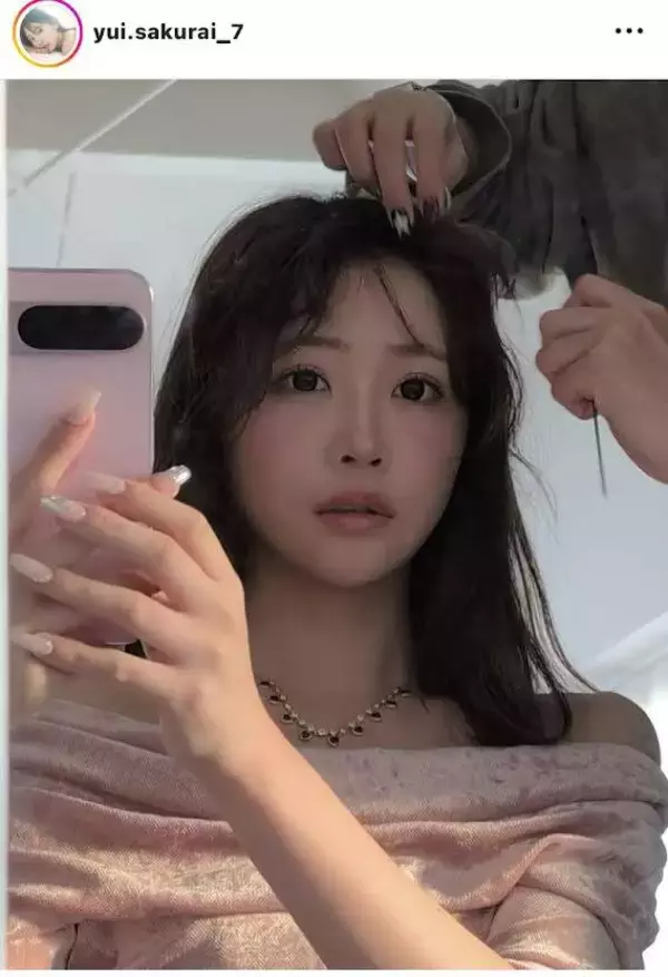 「やばい」「えええ」櫻井優衣、雰囲気ガラリのオフショル姿「めっちゃ大人っぽくて綺麗」「Ｔｈｅ美女って感じ」