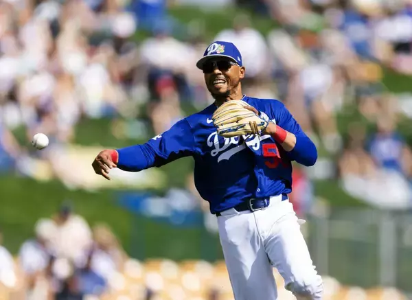 ドジャース・ベッツ、山本由伸流トレーニング導入で「遊撃のヨシになりたい」意図明かす「やりの飛距離伸びた」