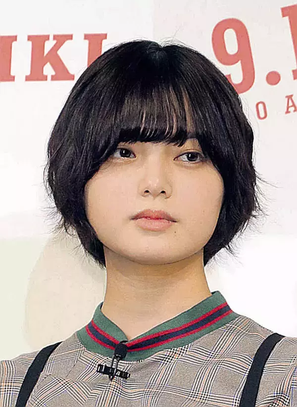 人気俳優と電撃婚　平手友梨奈の近影に「びっくり」「ちょっと動揺が」「お顔…」夫婦ショットも話題