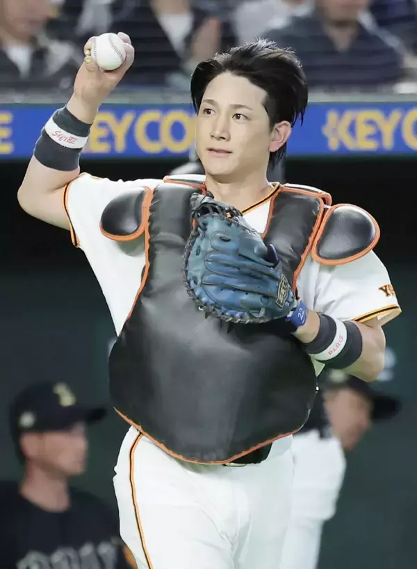 【巨人】今季初スタメンの小林誠司を橋上監督代行が称賛「リズム良く田中投手を引っ張ってくれた」