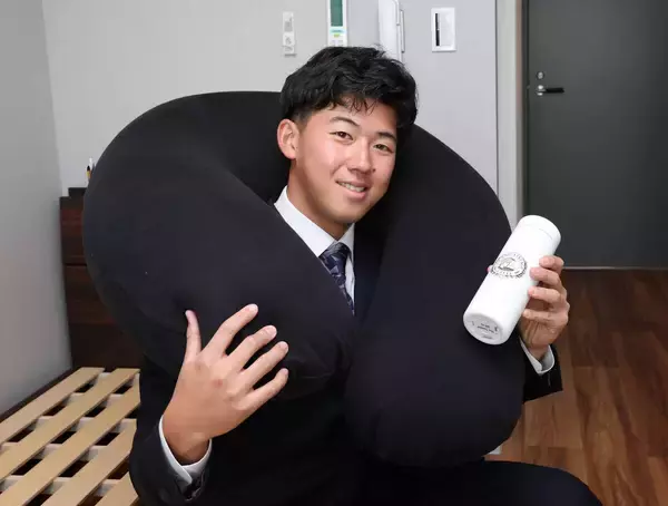 【阪神】ドラフト１位・立石正広内野手が入寮　森下プレゼントのタンブラーを持参「大切にする意思表示」