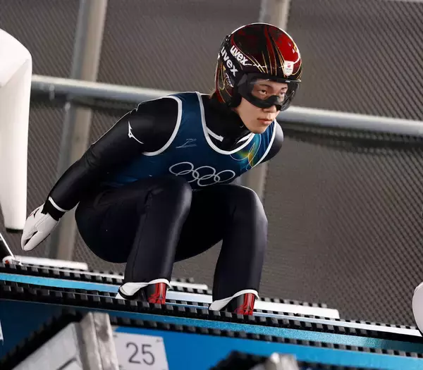 【五輪】二階堂蓮が金メダルへ１３４メートルの大ジャンプ　１５日のラージヒルで３個目メダルを狙う「ずっと自信あるんで」