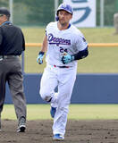 「【中日】今季初実戦のボスラーが先制ソロ…右翼防球ネット直撃の豪快弾　三塁守備でも軽快な動き見せる」の画像1