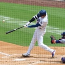 大谷翔平が２戦連続先頭弾で日本人記録更新の４６試合連続出塁　７７年ぶりＭＬＢ記録へまた前進