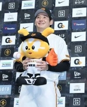 【巨人】セ最多タイ４勝目のルーキー竹丸和幸「２ケタ勝てるように頑張ります」お立ち台で堂々宣言