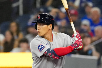 レッドソックス吉田正尚、二塁打での走塁で左太もも裏負傷か途中交代…３試合連続安打が一転暗雲