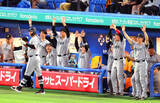「【巨人】１７安打９得点３連勝　打線最高潮で１．５差首位・阪神との天王山３連戦に甲子園で挑む」の画像1