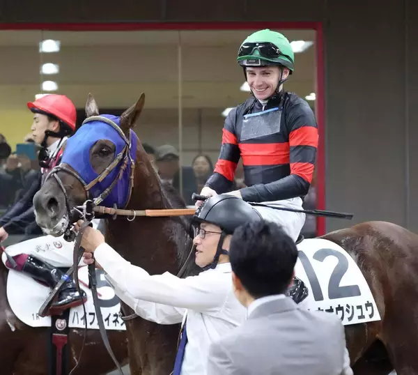 プーシャン騎手が東京１Ｒで来日即勝利！「自信を持って追い出しました」ミッキーファイト半弟のホウオウシュウで好発進　