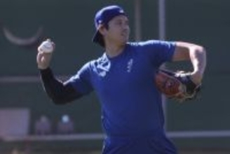 大谷翔平が自主トレでキャッチボール　ＷＢＣは打者専念濃厚も３年ぶり開幕二刀流へ順調調整