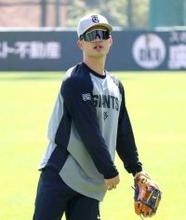 【巨人】若林楽人がファームに合流　ジャイアンツ球場でキャッチボールなどを行う